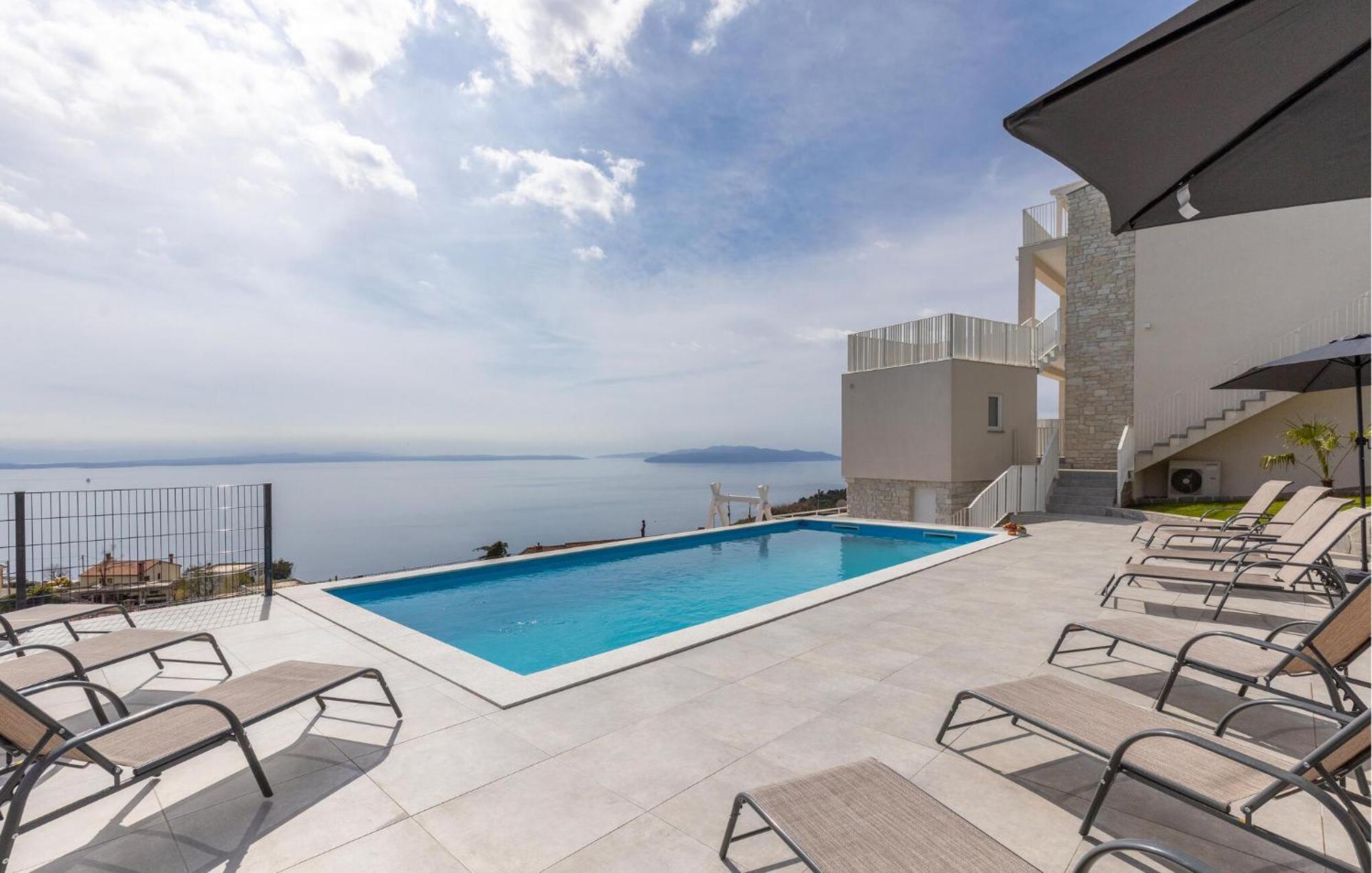 Apartment Amazing In Bregi With House Sea View Breza
